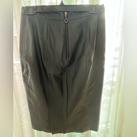 Pink tartan faux leather pencil skirt - Picture 2 of 4